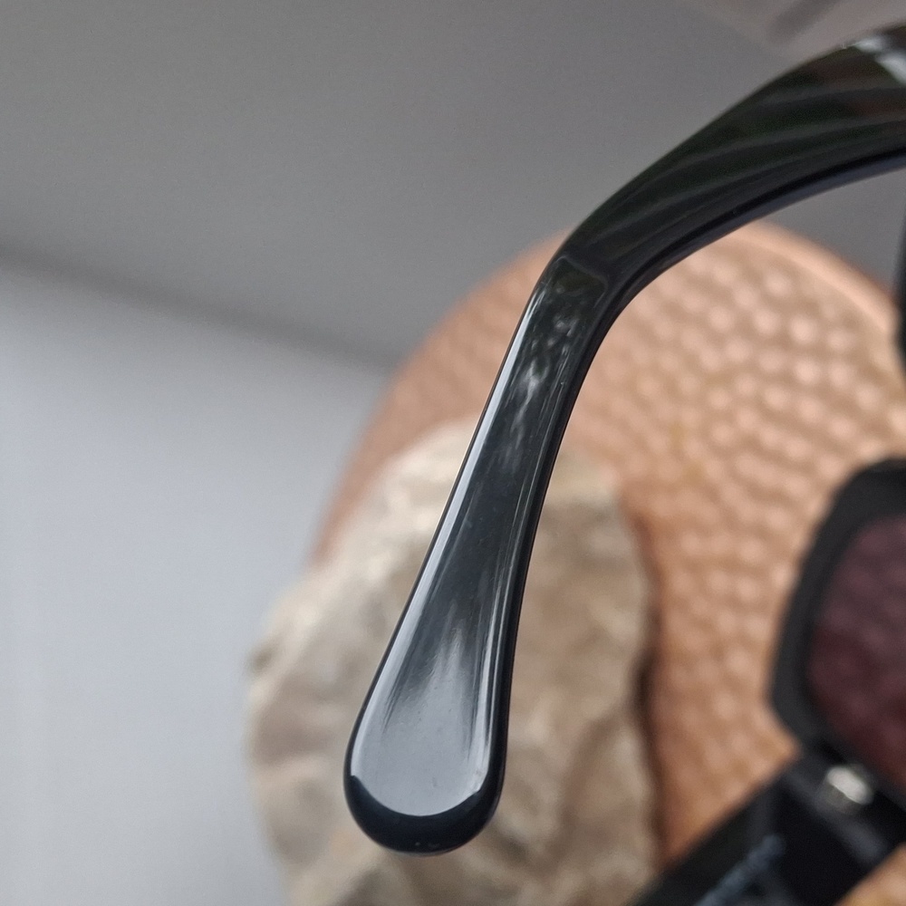 CHANEL Black and Gold Sunglasses - Picture 7 of 8